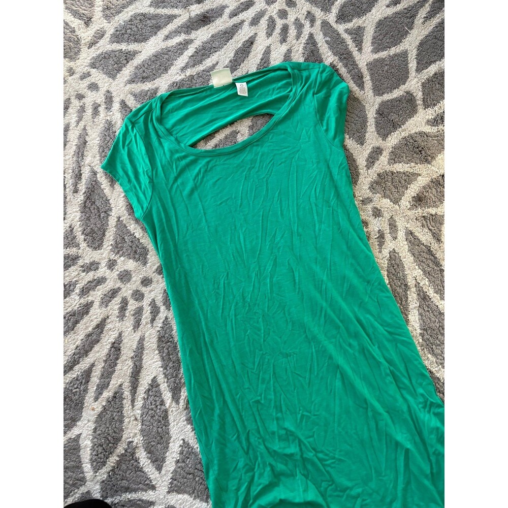 Kelly Green Zenergy by Chico’s Top with Cutout